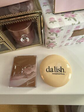 Dominique Cosmetics Bronzer & Da Lish Highlight